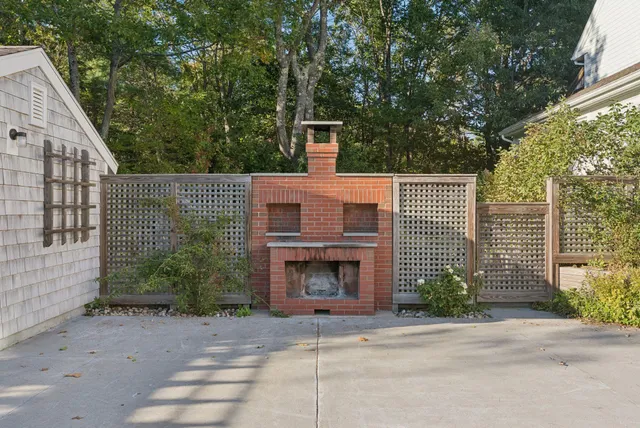 $1,895,000 | 11 Orchard Hill Road, Freeport, ME 04032