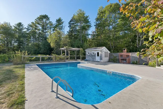 $1,895,000 | 11 Orchard Hill Road, Freeport, ME 04032