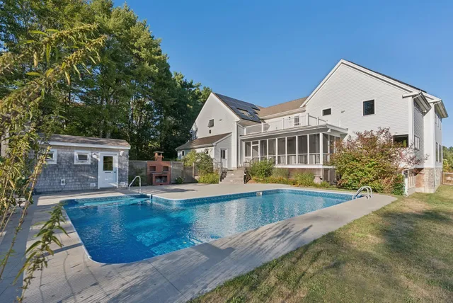 $1,895,000 | 11 Orchard Hill Road, Freeport, ME 04032