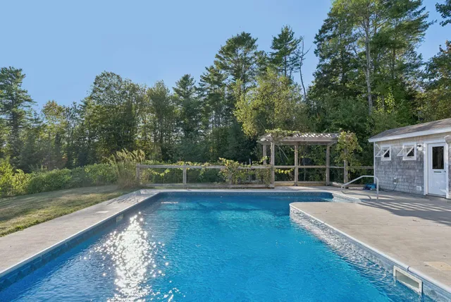 $1,895,000 | 11 Orchard Hill Road, Freeport, ME 04032