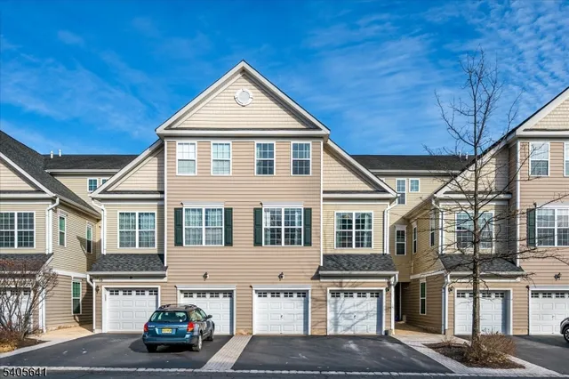 $489,500 | 9 Four Swing Bridge Lane, South Bound Brook, NJ 08880