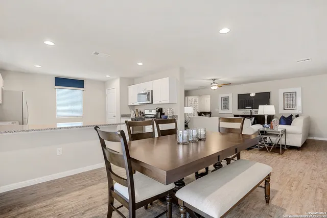 $2,350 | 10439 Legacy Hill, San Antonio, TX 78240