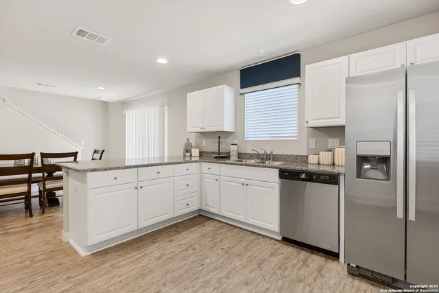 $2,350 | 10439 Legacy Hill, San Antonio, TX 78240