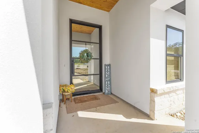 $799,990 | 740 Sharp Spgs Road, Bulverde, TX 78163