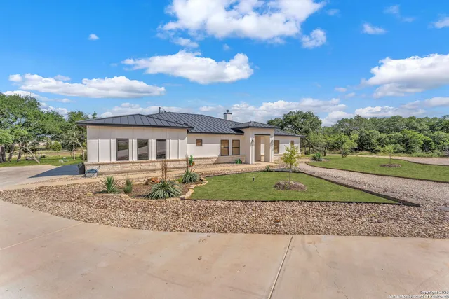 $799,990 | 740 Sharp Spgs Road, Bulverde, TX 78163