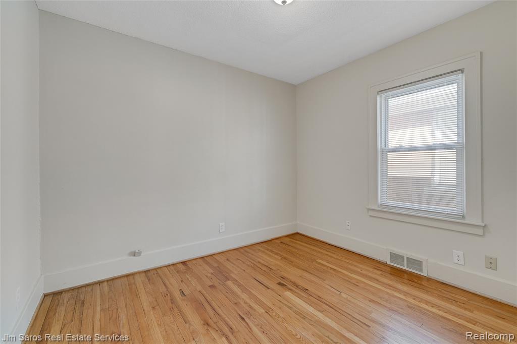 926-928 Nottingham Road Grosse Pointe Park, MI 48230 - Photo 13 of 51