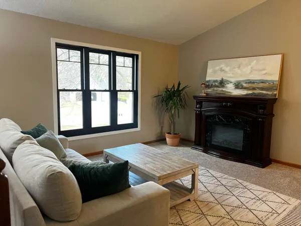 $429,900 | 1795 Windjammer Drive, Woodbury, MN 55125