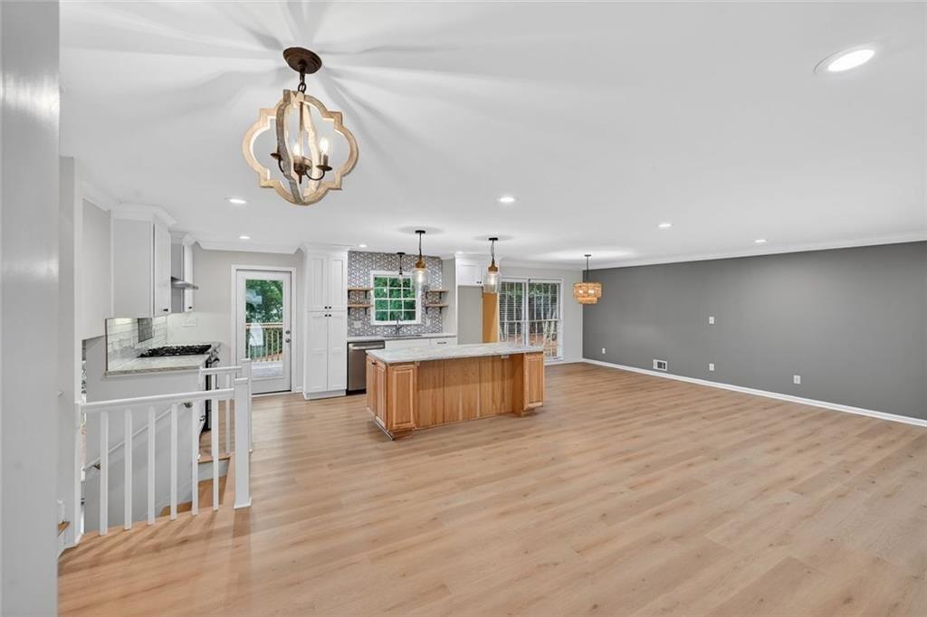 2037 Longview Way Chamblee, GA 30341 - Photo 3 of 40
