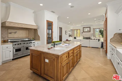 $5,295,000 | 587 Entrada Drive, Santa Monica, CA 90402