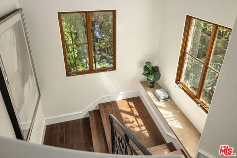 $5,295,000 | 587 Entrada Drive, Santa Monica, CA 90402