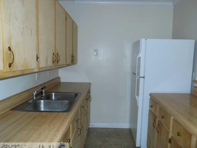 5701 Bramblegate Road, Unit A Greensboro, NC 27409 - Photo 6 of 13 Kitchen.