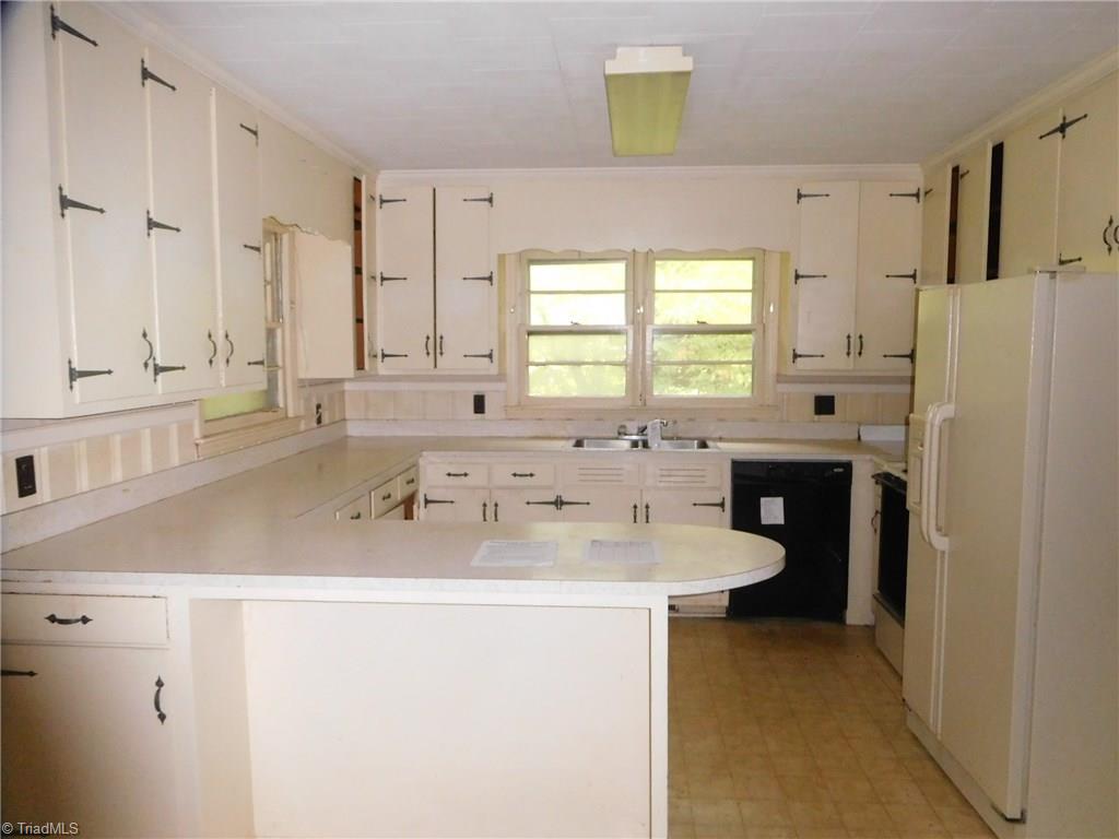 3554 Burch Bridge Road Burlington, NC 27217 - Photo 3 of 23 Gallery Image 3