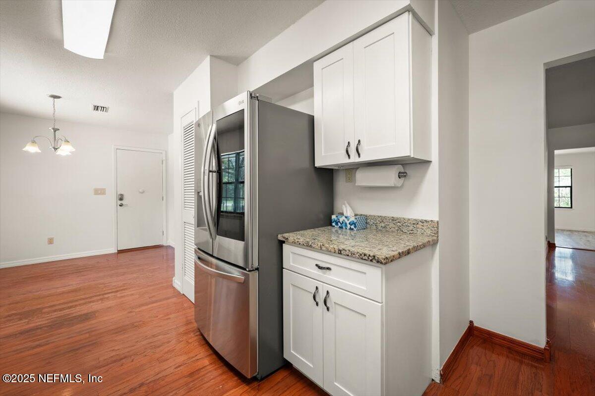 5265 Cruz Road Jacksonville, FL 32207 - Photo 16 of 41 22-JAXREP_5265_Cruz_Rd_Jacksonville_FL-2