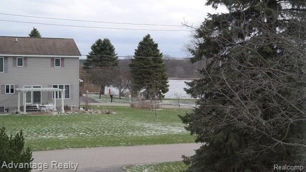 8560 Waumegah Road Clarkston, MI 48348 - Photo 29 of 30 SAM_3111.jpg