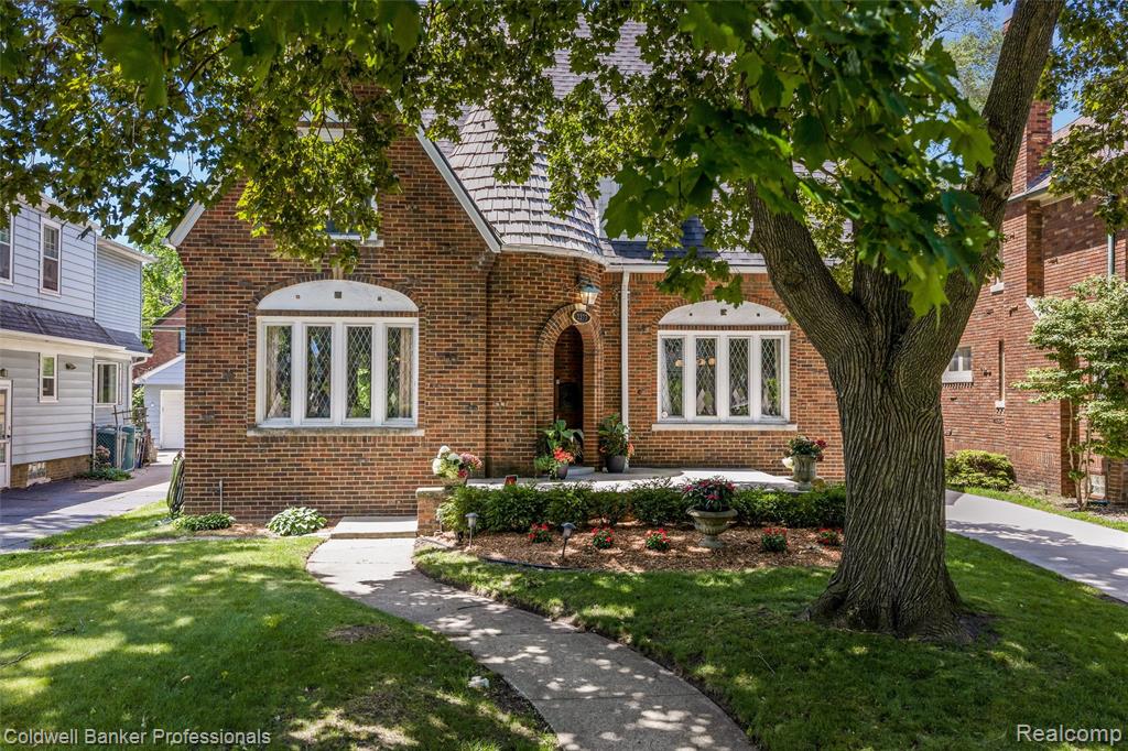 1377 Harvard Road Grosse Pointe Park, MI 48230 - Photo 4 of 72
