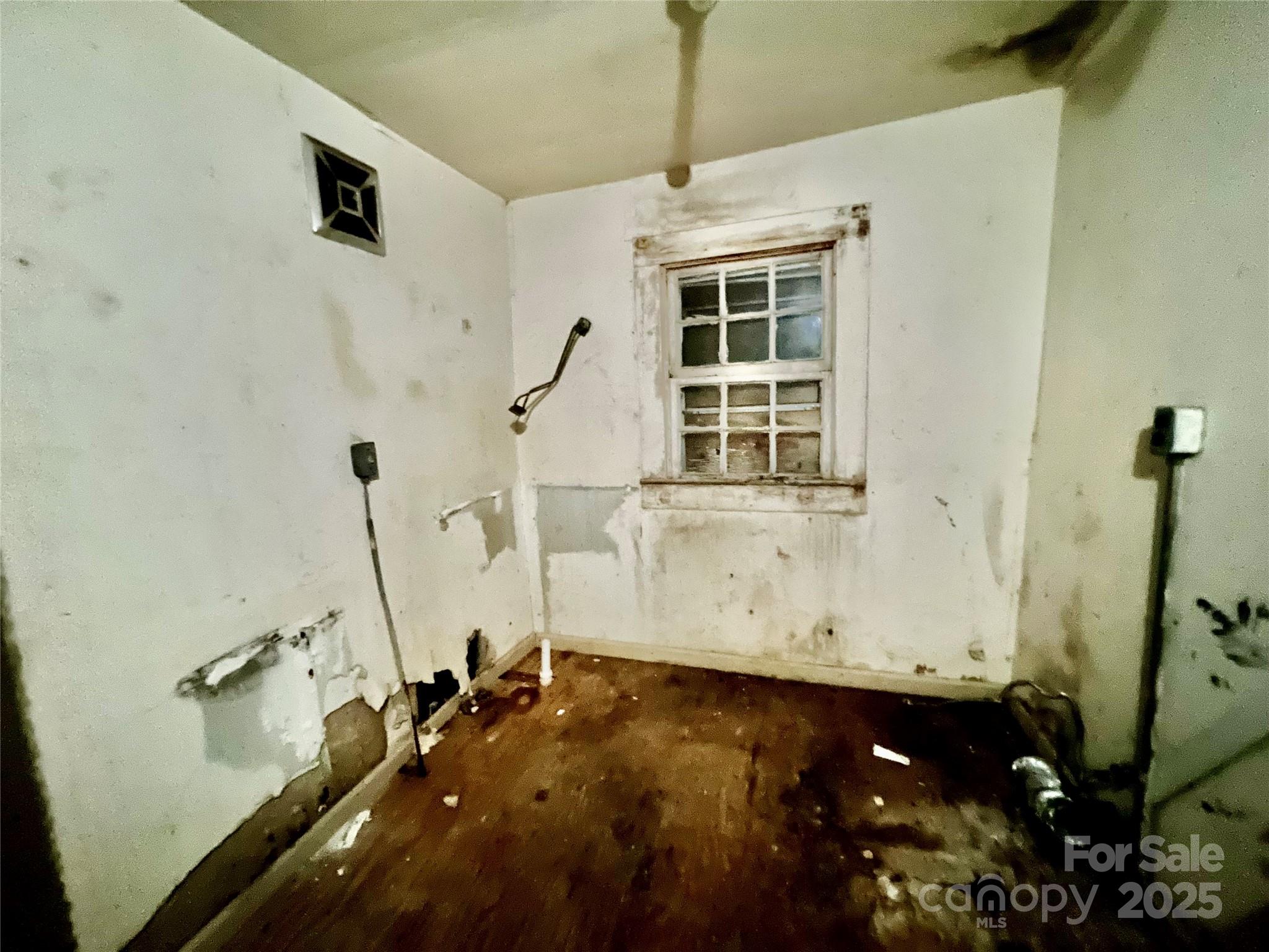 407 Chester Avenue Great Falls, SC 29055 - Photo 18 of 42 a view of a room with windows