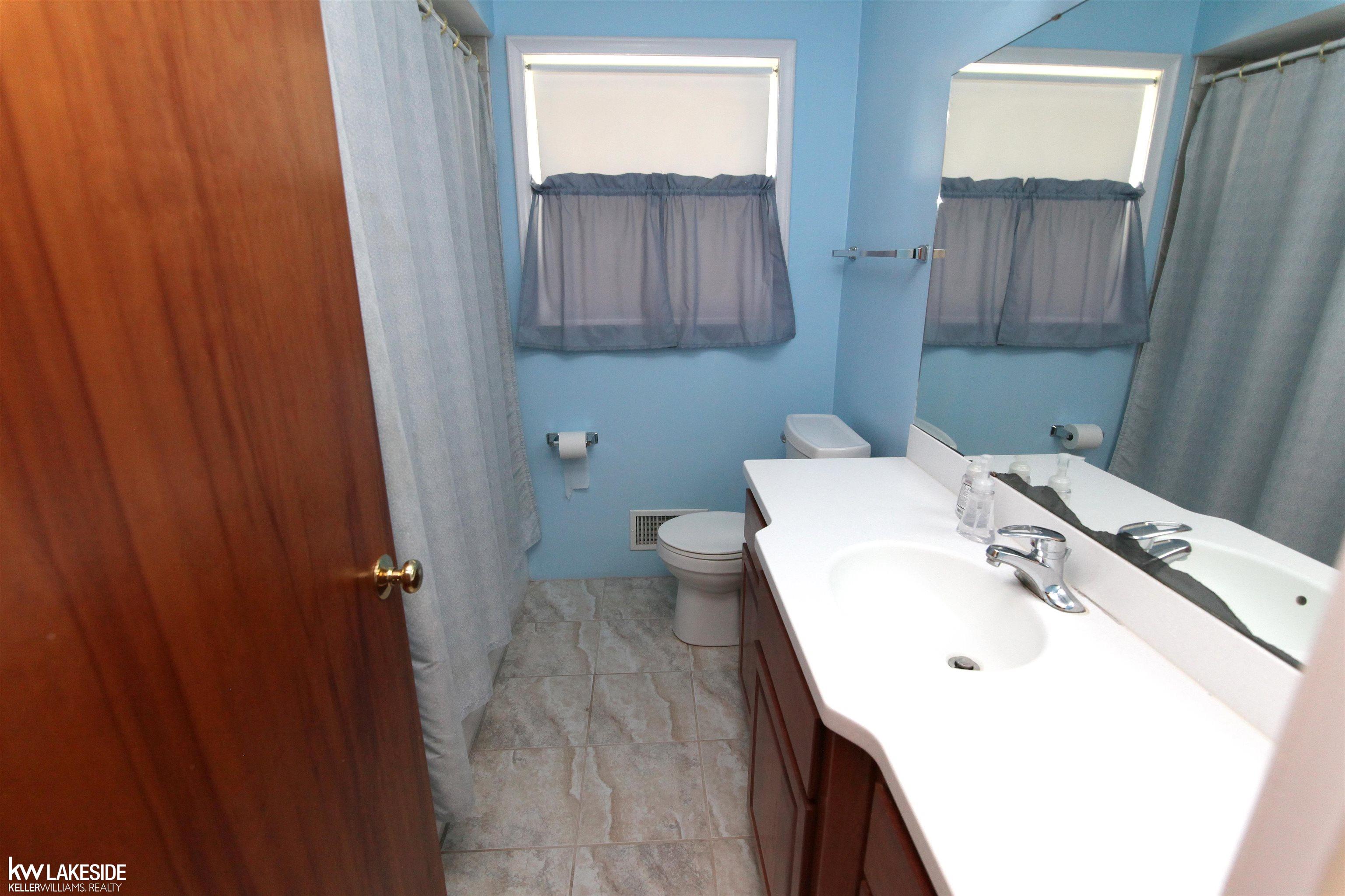 470 Elmhill Road Rochester Hills, MI 48306 - Photo 14 of 26
