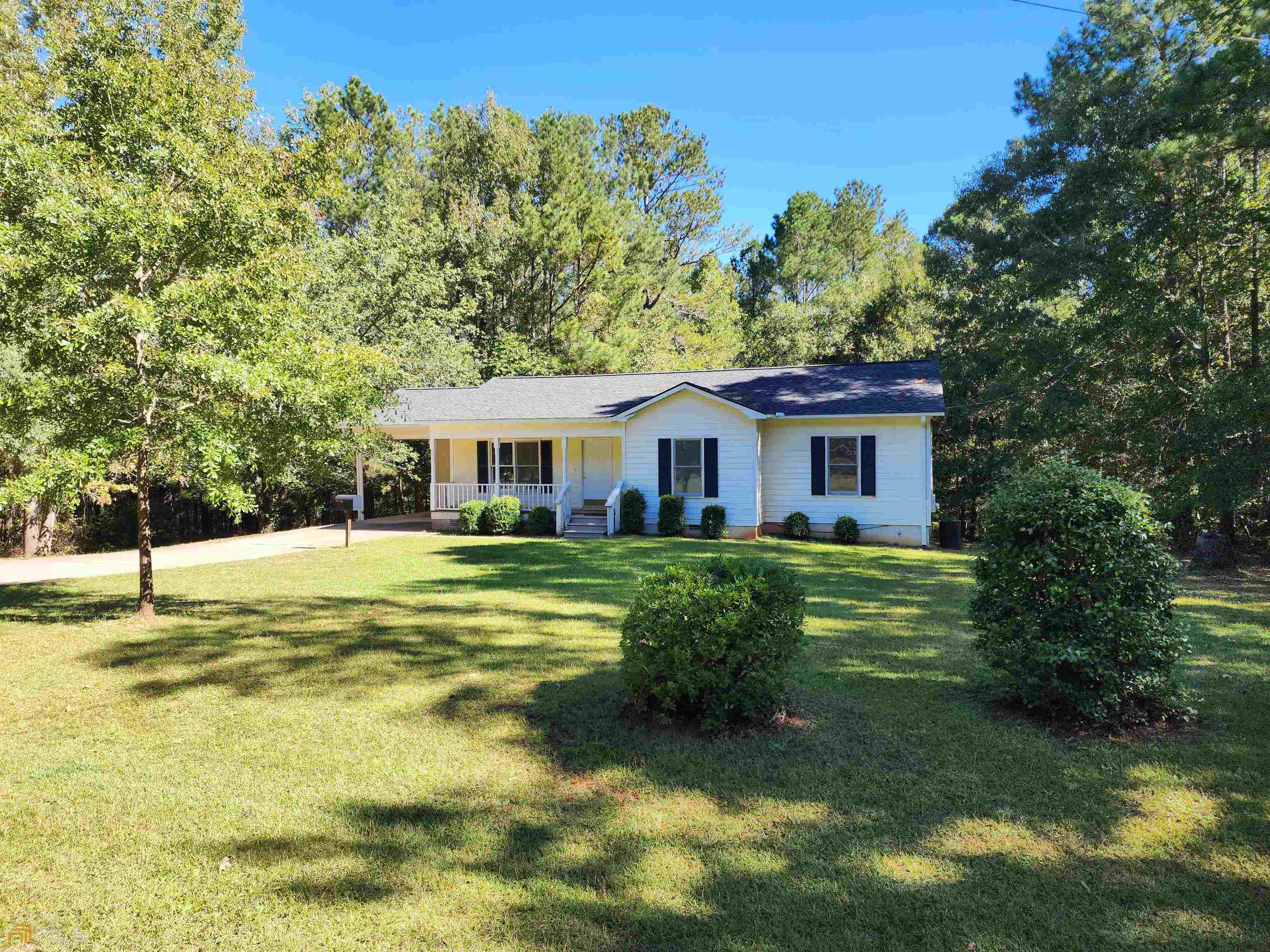 14 Labudde Lane Colbert, GA 30628 - Photo 1 of 1 a view of a house with a yard