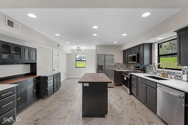 $360,000 | 227 White Road, Frierson, LA 71027