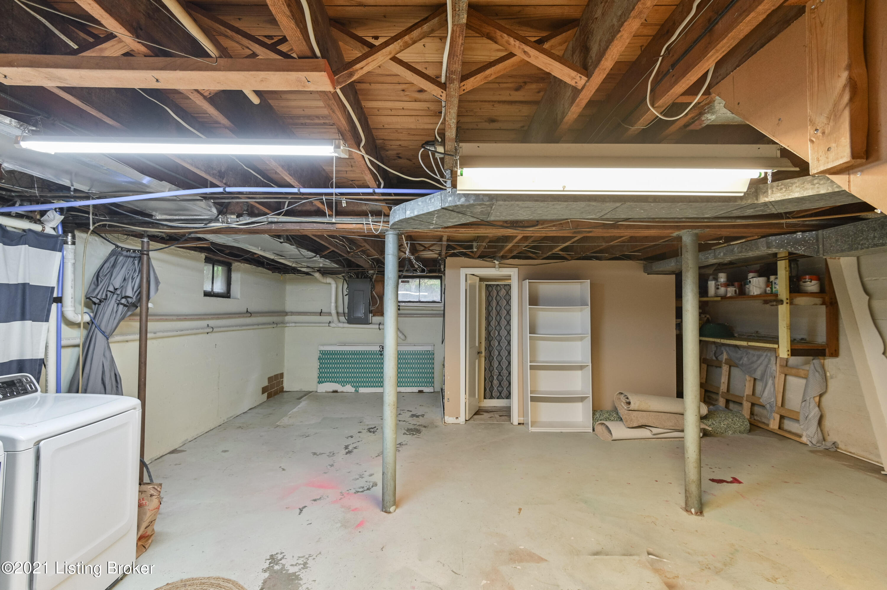 218 Ring Road Louisville, KY 40207 - Photo 40 of 48 043 - 20210311 2351