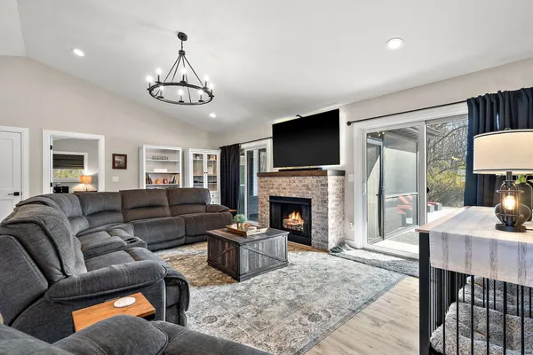 $899,000 | 6205 West 177th Avenue, Lowell, IN 46356