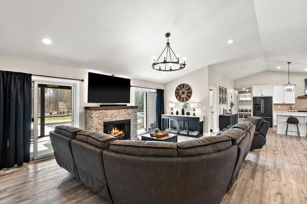 $899,000 | 6205 West 177th Avenue, Lowell, IN 46356