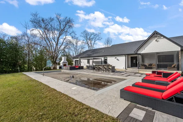 $899,000 | 6205 West 177th Avenue, Lowell, IN 46356