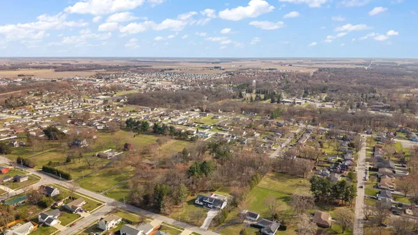 $899,000 | 6205 West 177th Avenue, Lowell, IN 46356