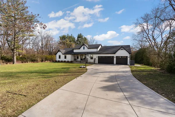 $899,000 | 6205 West 177th Avenue, Lowell, IN 46356