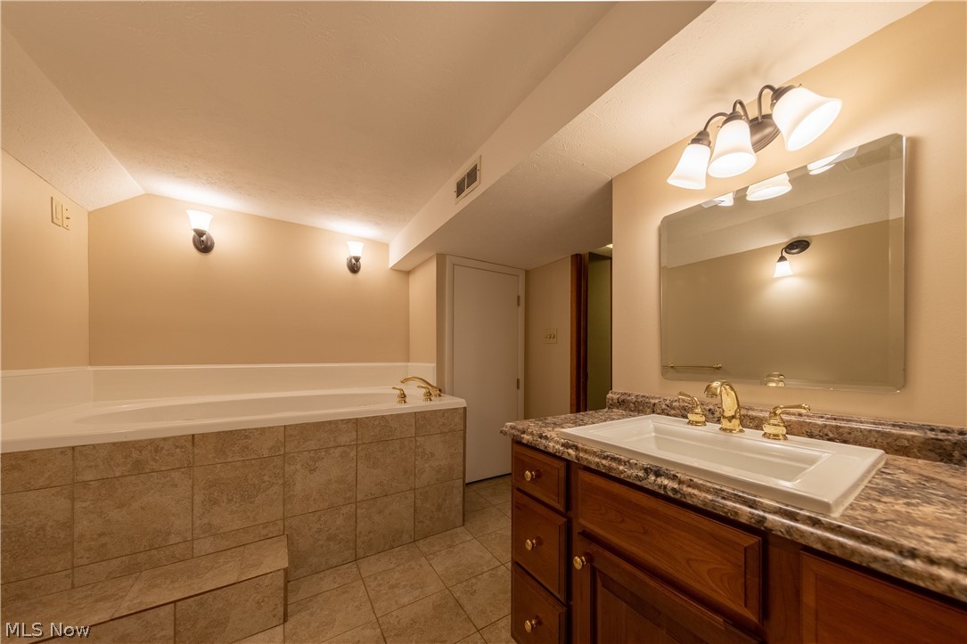 6426 Longridge Road Cleveland, OH 44124 - Photo 25 of 33