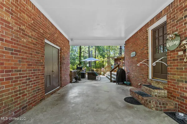 $334,999 | 4201 Oak Hill Drive, Terry, MS 39170