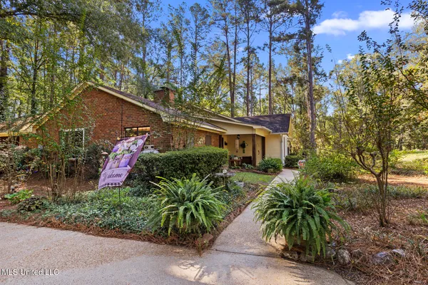 $334,999 | 4201 Oak Hill Drive, Terry, MS 39170