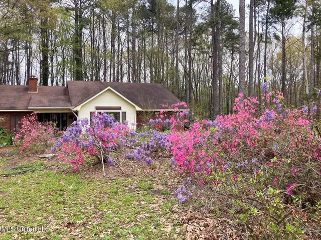 $334,999 | 4201 Oak Hill Drive, Terry, MS 39170