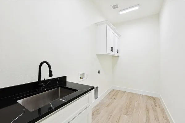 a close view of sink and tap