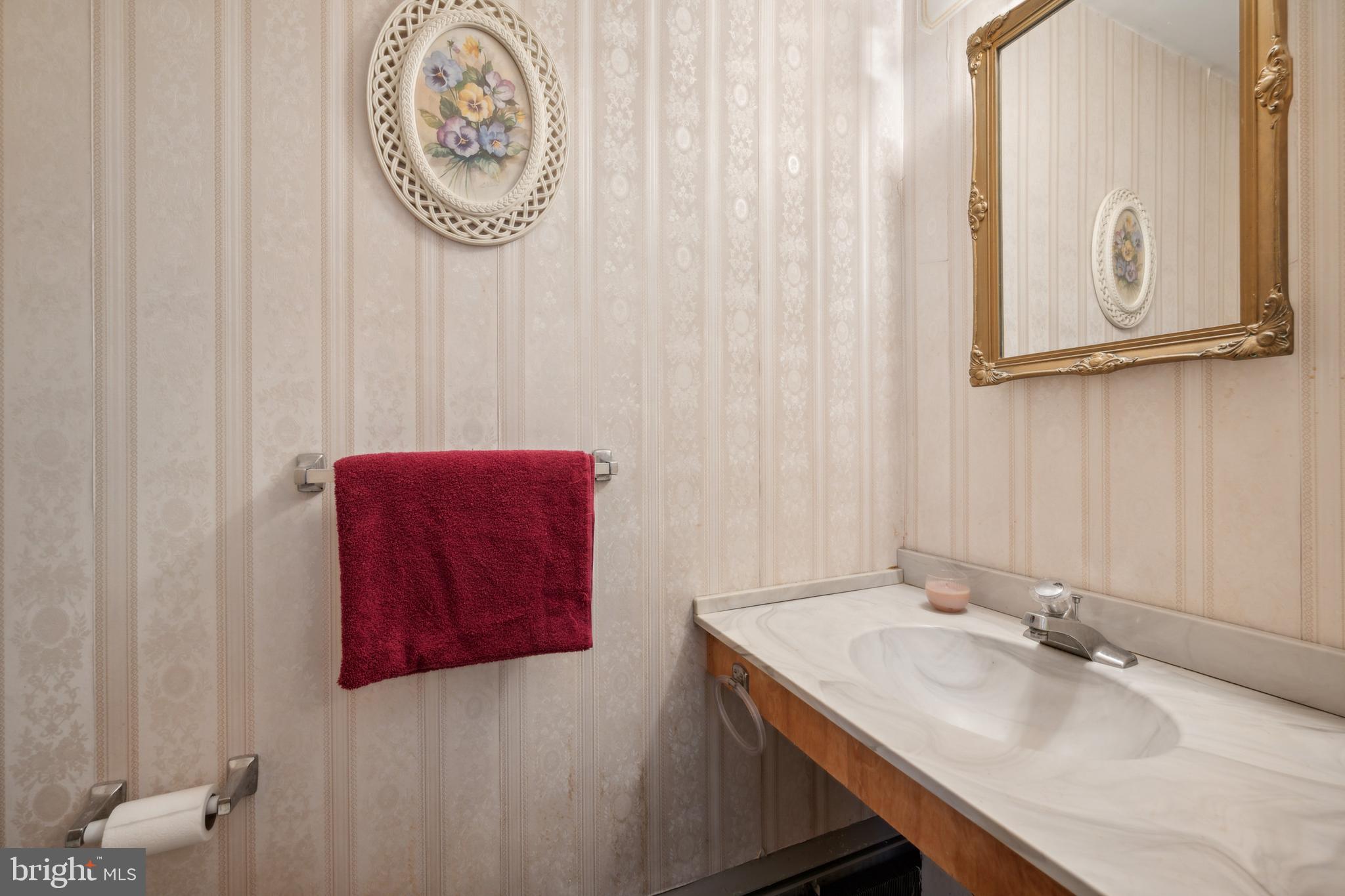 605 South Chester Avenue Riverside, NJ 08075 - Photo 13 of 24 Primary Bath