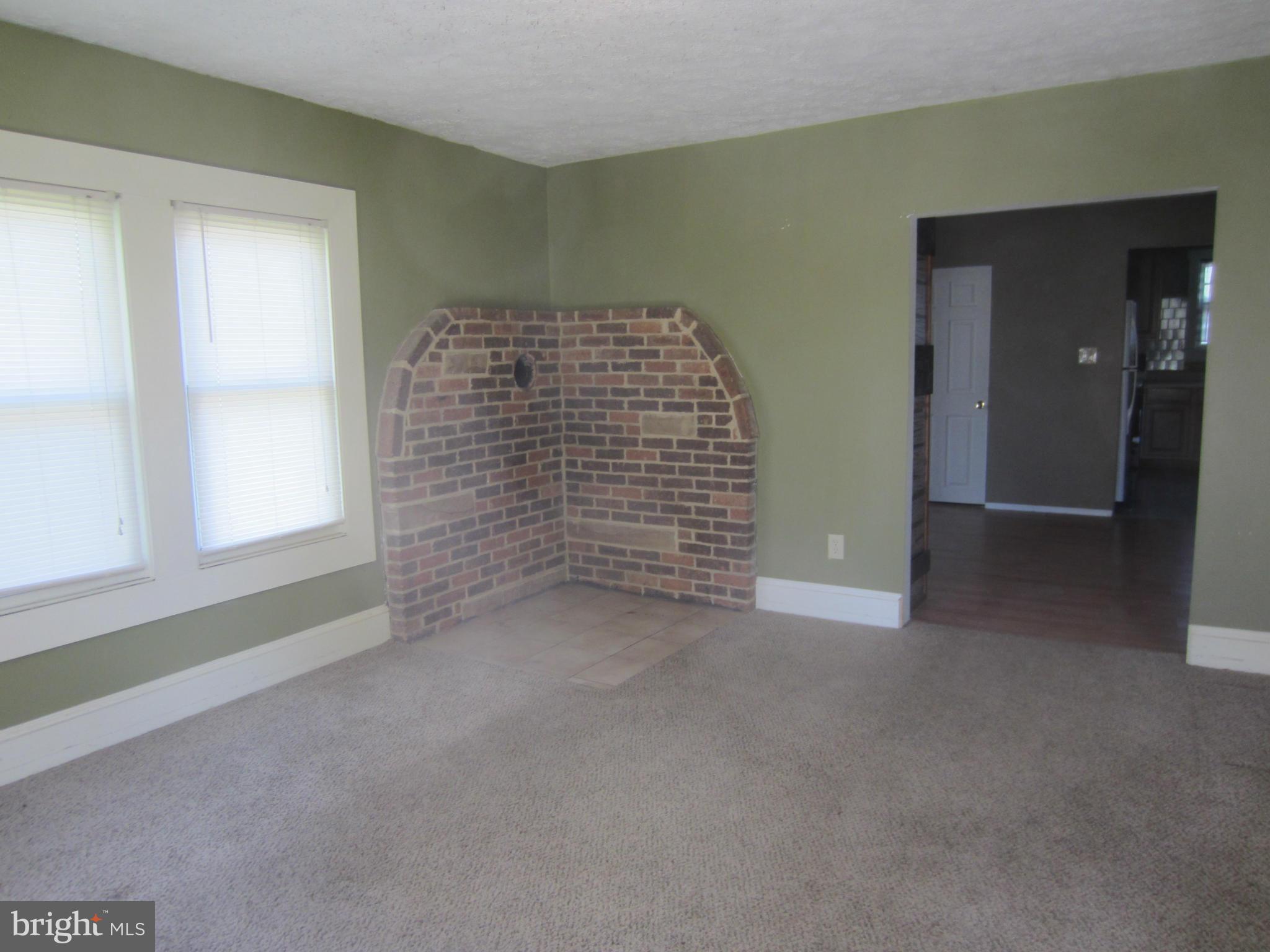 1457 Fairfield Loop Road Crownsville, MD 21032 - Photo 4 of 10 Living Room