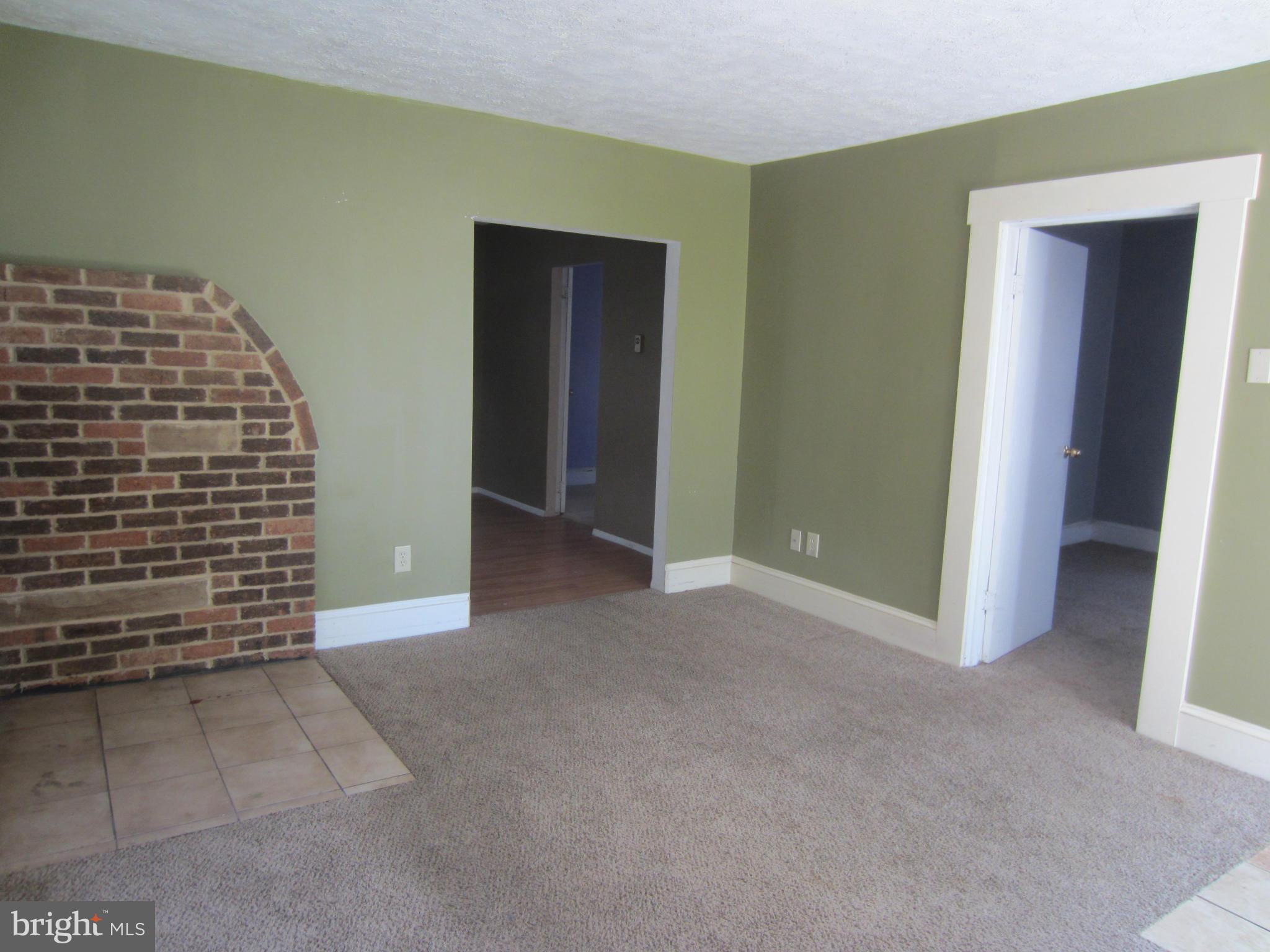 1457 Fairfield Loop Road Crownsville, MD 21032 - Photo 5 of 10 Living Room