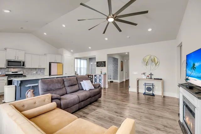 $395,000 | 1037 Magnolia Warbler Way, Ravenel, SC 29470