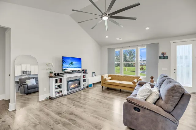 $395,000 | 1037 Magnolia Warbler Way, Ravenel, SC 29470