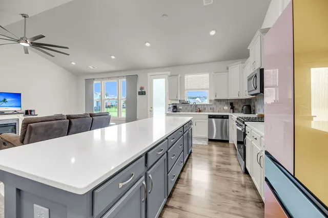 $395,000 | 1037 Magnolia Warbler Way, Ravenel, SC 29470