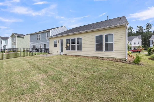 $395,000 | 1037 Magnolia Warbler Way, Ravenel, SC 29470