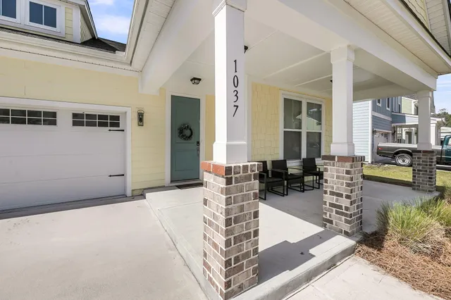 $395,000 | 1037 Magnolia Warbler Way, Ravenel, SC 29470