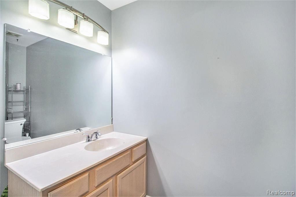 2661 Ravineside South Howell, MI 48843 - Photo 9 of 38