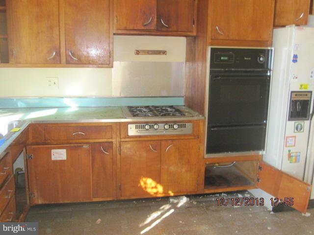 3416 Redman Road Baltimore, MD 21207 - Photo 3 of 15 Kitchen