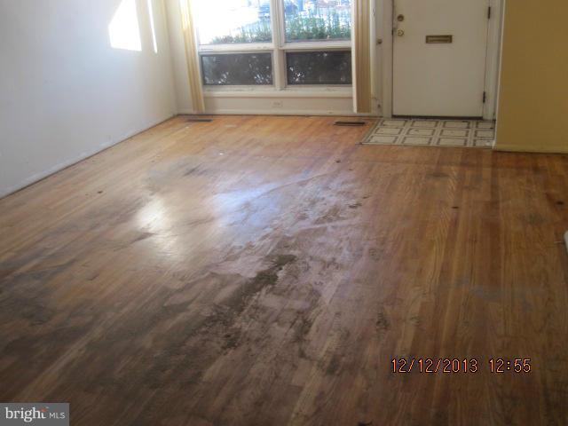 3416 Redman Road Baltimore, MD 21207 - Photo 4 of 15 Living Room