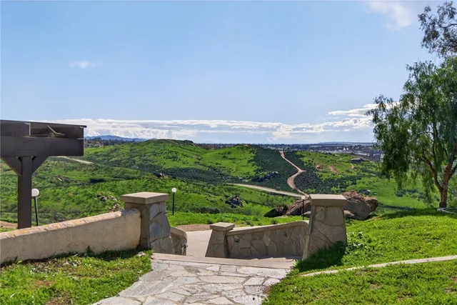 $1,250,000 | 20682 Hill Top Drive, Riverside, CA 92507