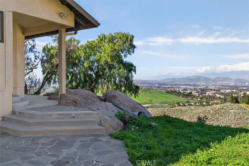 20682 Hill Top Drive Riverside, CA 92507 - Photo 62 of 70 a view of a garden with an outdoor space