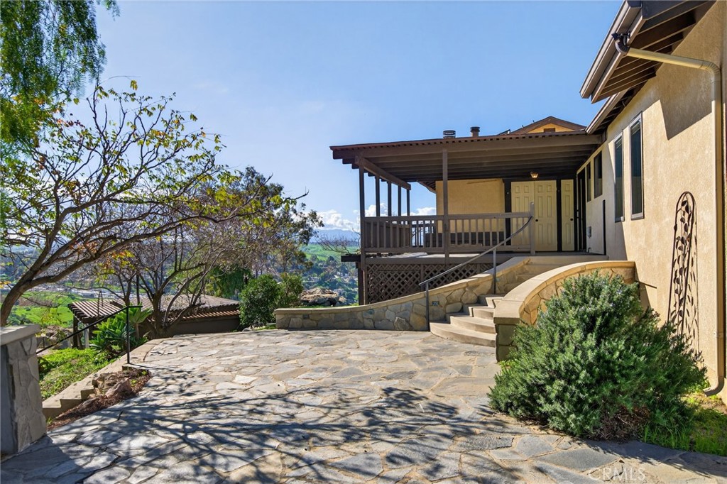 20682 Hill Top Drive Riverside, CA 92507 - Photo 8 of 70