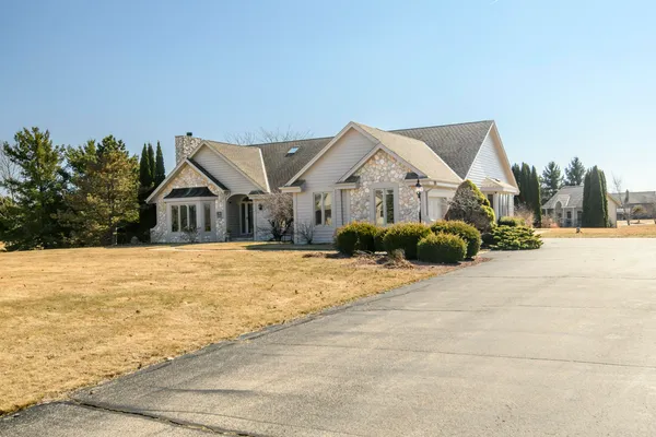 $935,000 | S88W34777 Nesting Lane, Eagle, WI 53119