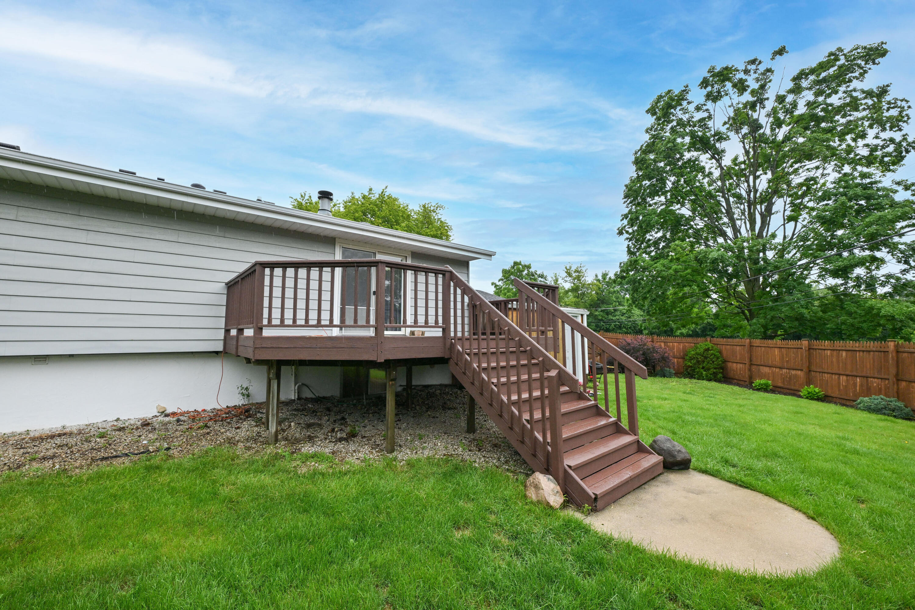 12237 West Larkspur Road Franklin, WI 53132 - Photo 31 of 42 Photo (33)
